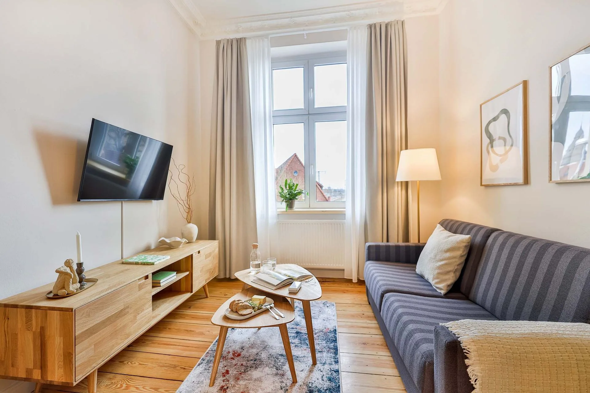 Compact Apartment At the Station