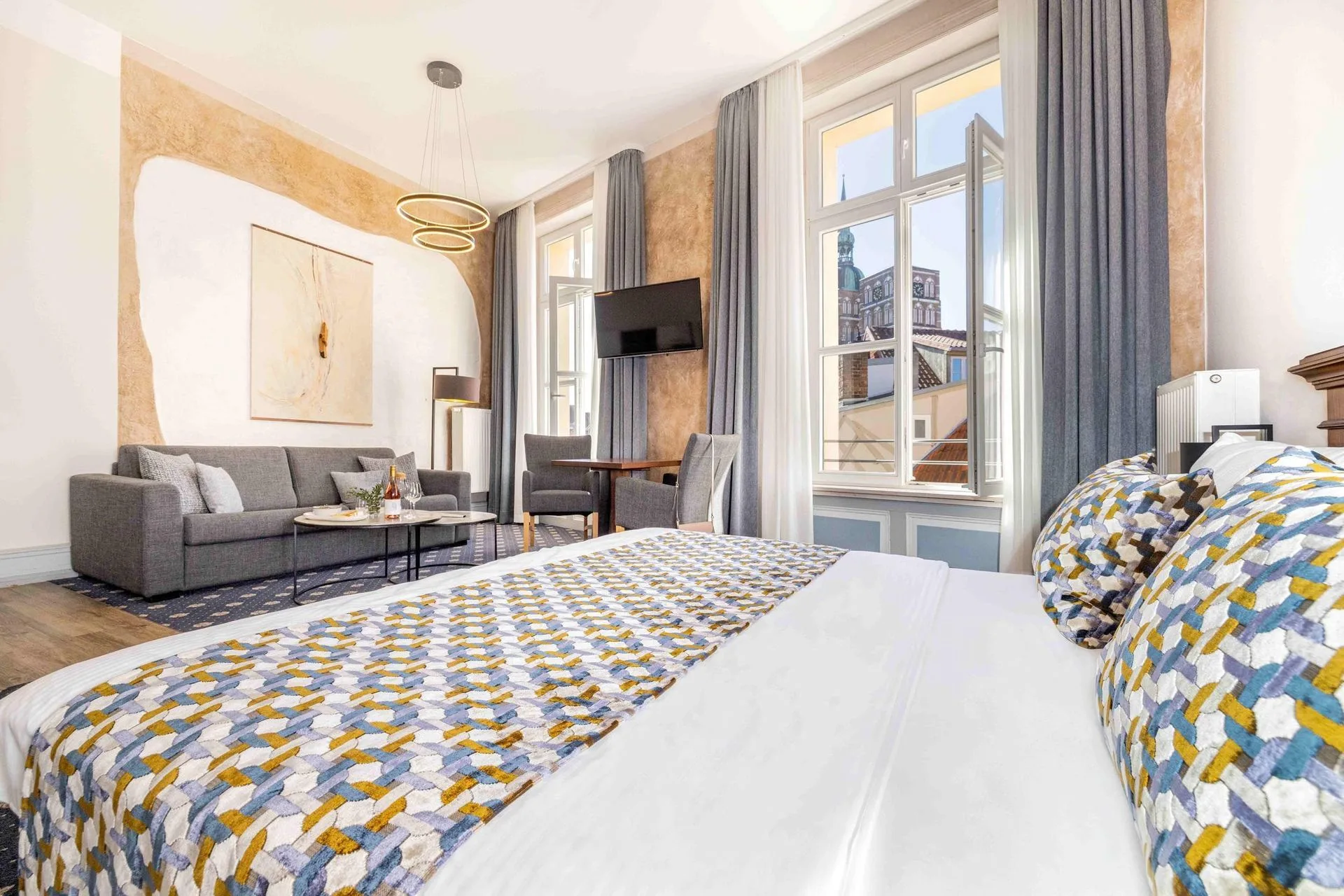 Deluxe Apartment Old Consulate