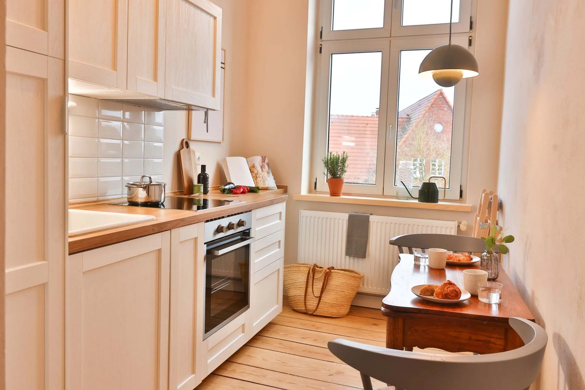 Compact Apartment At the Station