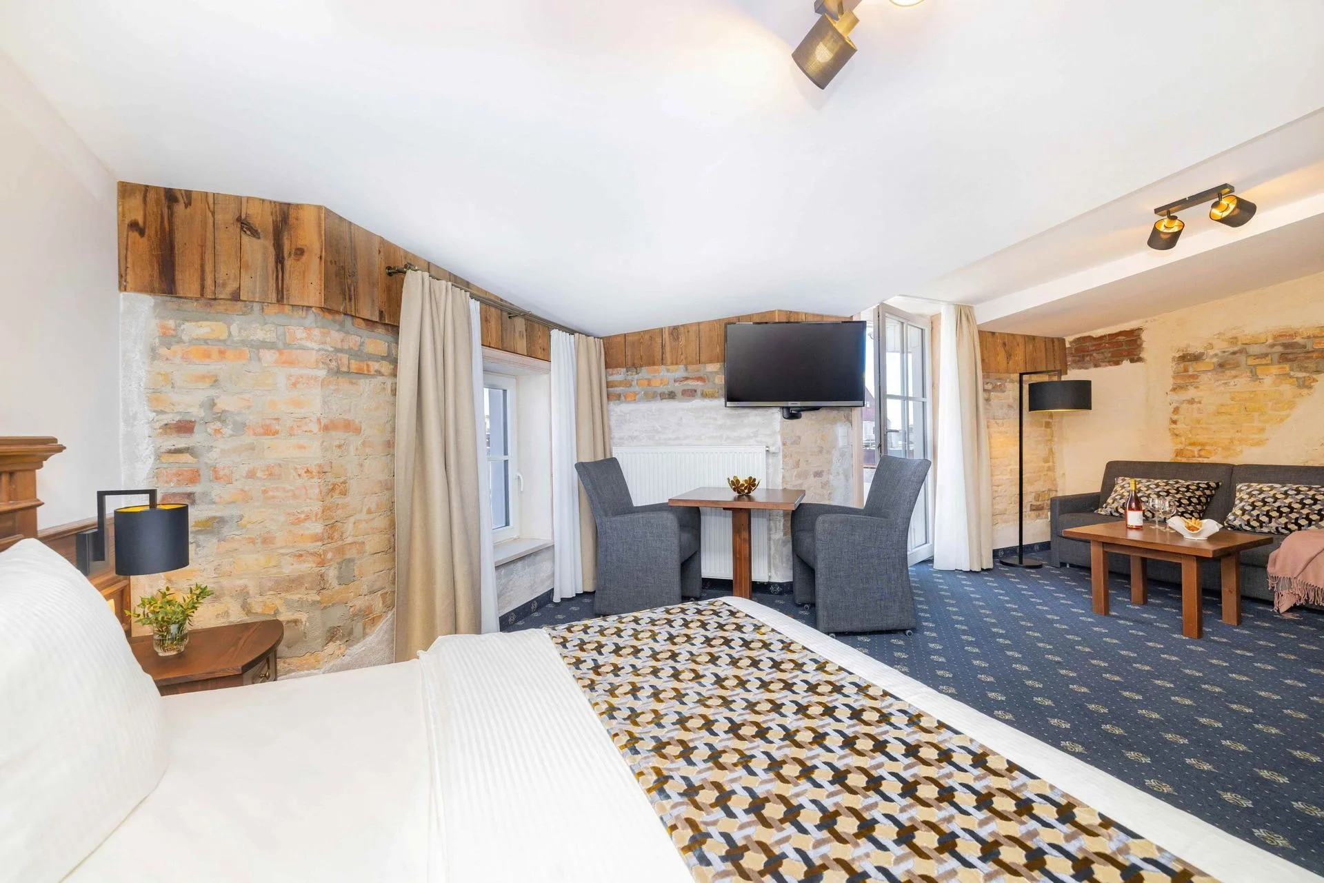 Deluxe Apartment Old Consulate