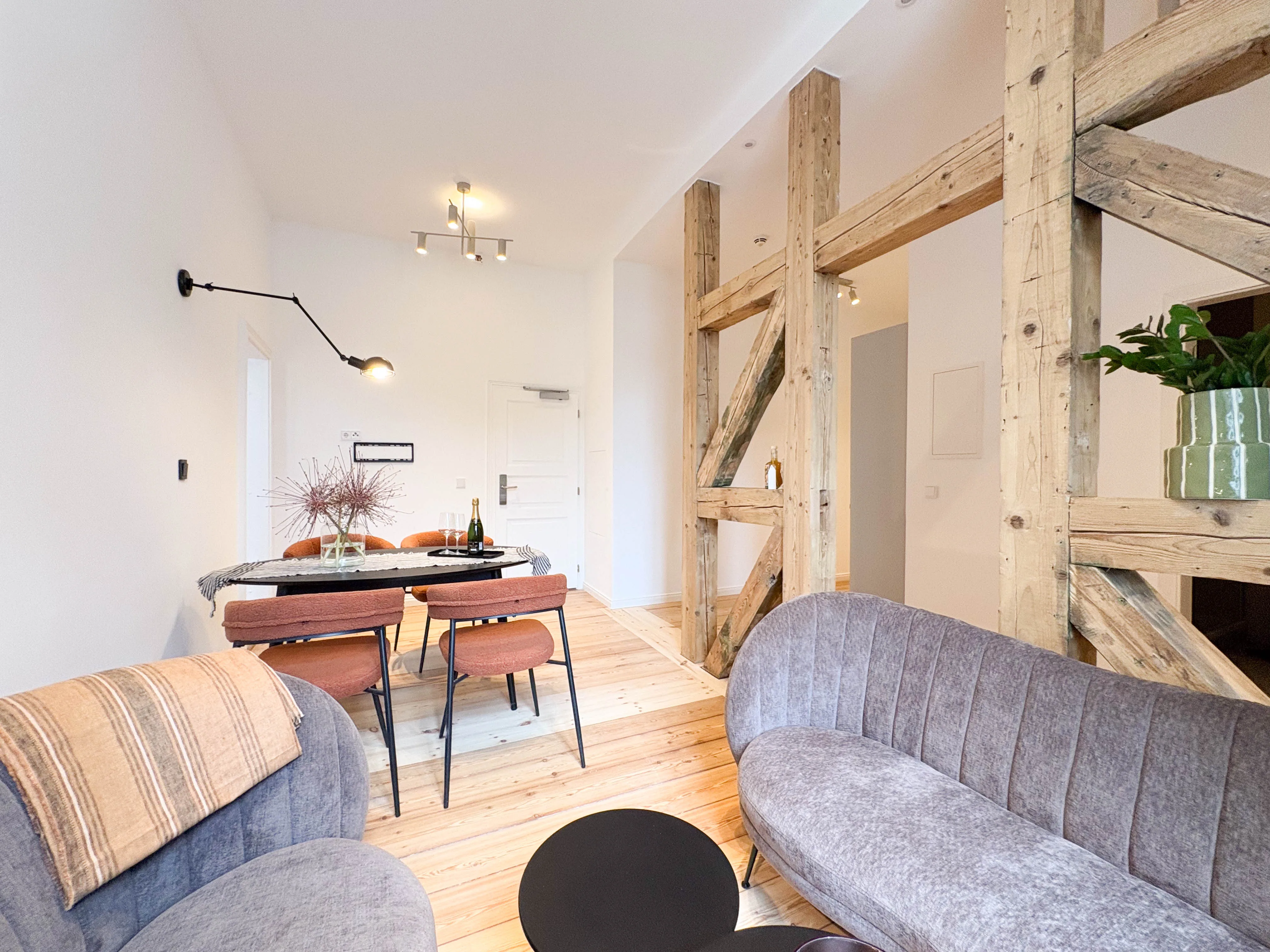 Deluxe Apartment At the Old Market